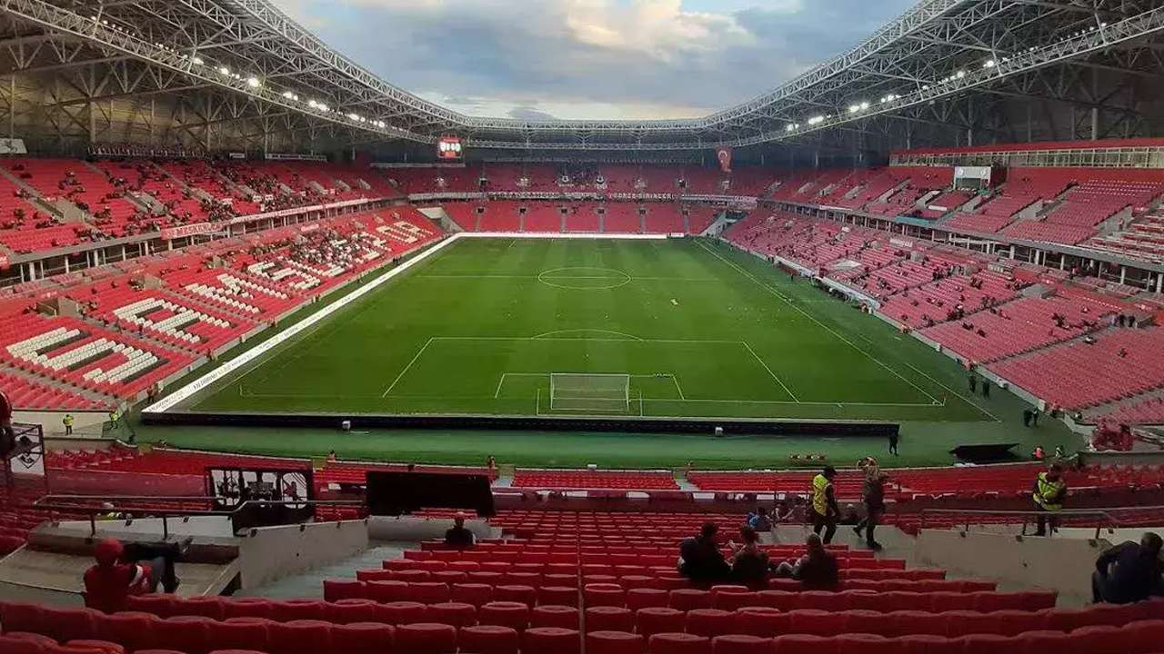 Samsunspor-Trabzonspor canlı anlatım! Maç öncesi ve maç anı tüm gelişmeler...