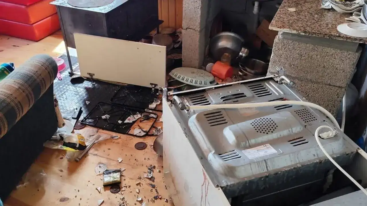 Trabzon Sürmene’de ayı saldırısı! Evde büyük hasar