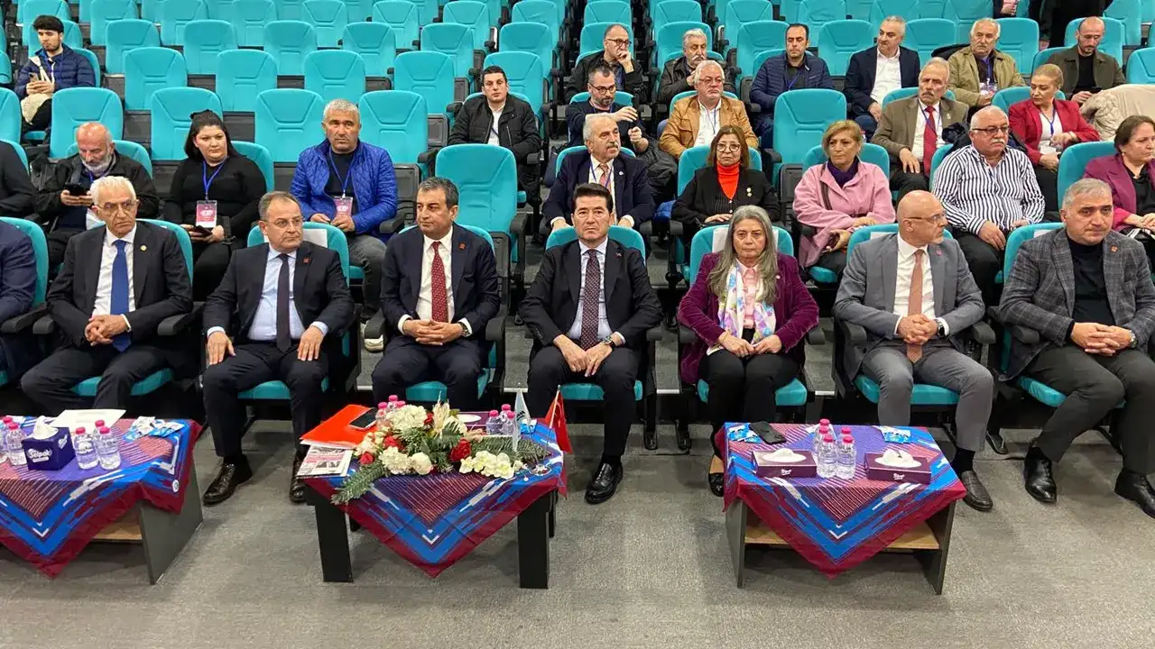 CHP Genel Başkan Yardımcısı Burhanettin Bulut Trabzon’da konuştu! “İletişim Başkanlığı en büyük sansür merkezi”