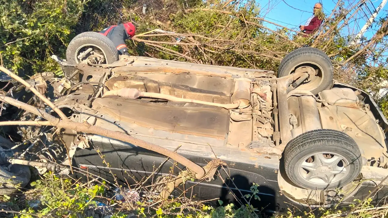 Ordu'da direksiyon hakimiyetini kaybetti: Araç şarampole uçtu