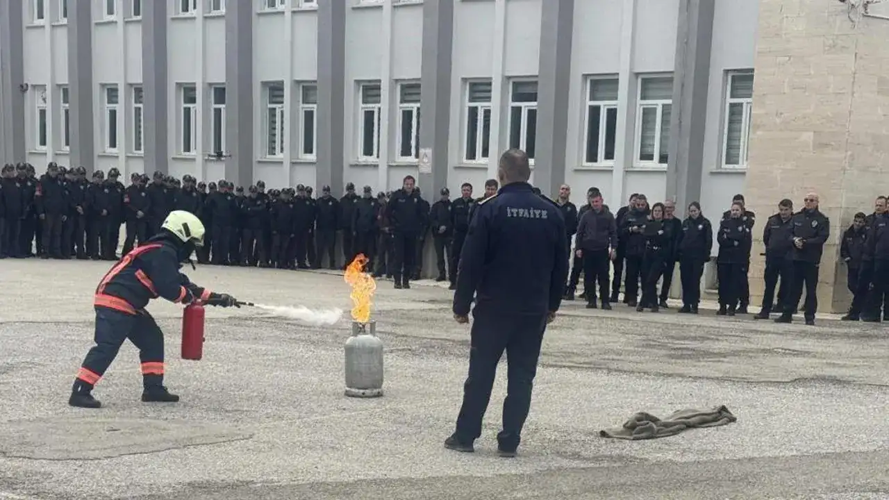 Bayburt’ta POMEM öğrencilerine yangın eğitimi ve tatbikat