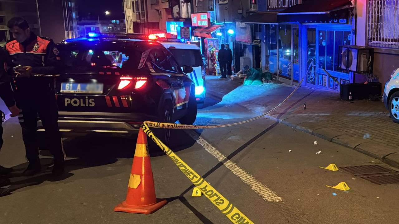 Trabzon'da iki kişi arasında çıkan tartışma silahlı kavgaya dönüştü