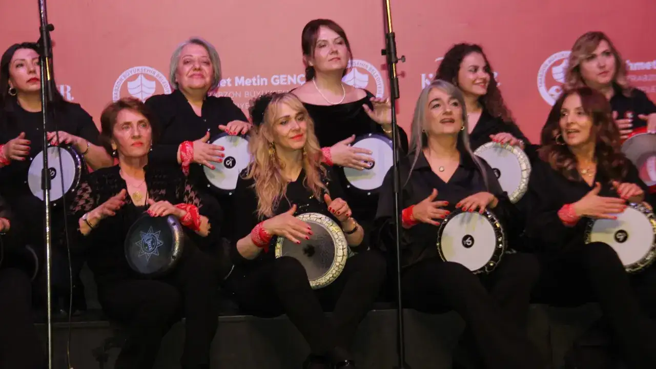 Trabzon’da bir ilk: Ritim grubu sahneye çıktı, büyük beğeni topladı