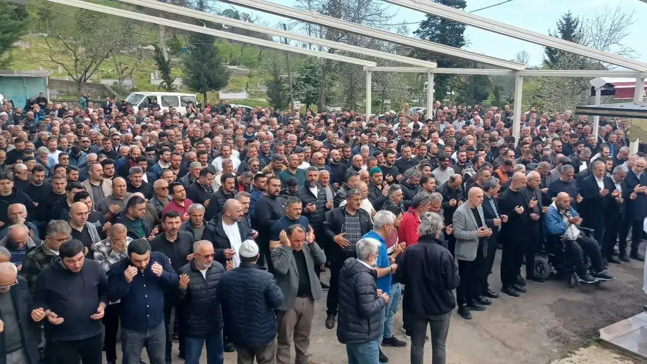 Trabzon’da acı veda: Hayatını kaybeden genç son yolculuğuna uğurlandı