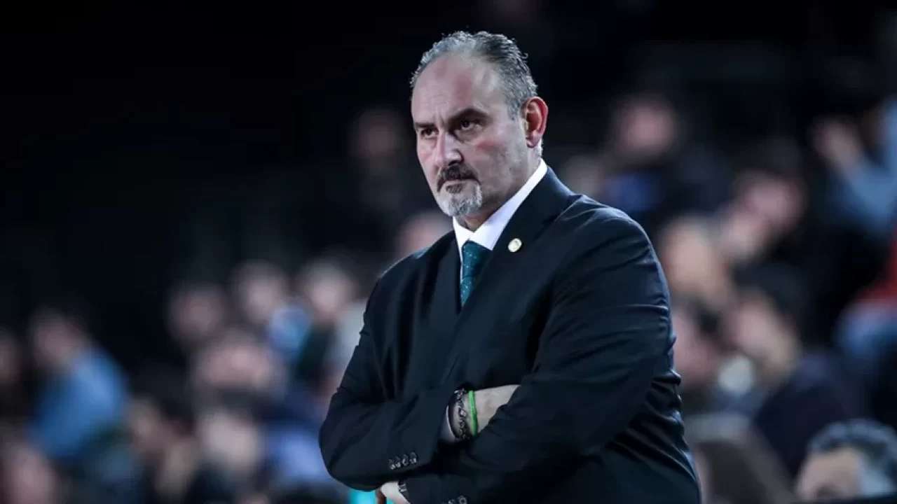 Trabzonspor Başantrenörü Selçuk Ernak'tan galibiyet sonrası iddialı açıklamalar: "Trabzon'u zorlu bir arena haline getireceğiz"