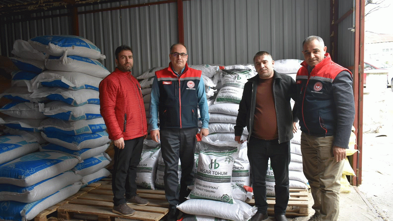 Bayburt’ta üreticilere yüzde 50 hibeli yem bezelyesi tohumu dağıtıldı