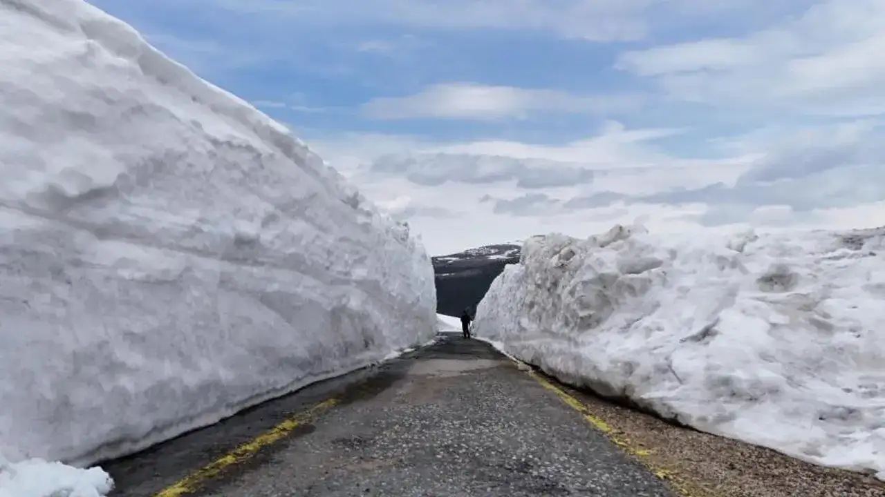 Ordu’da nisan sonunda kar mesaisi: 4 metrelik karla mücadele