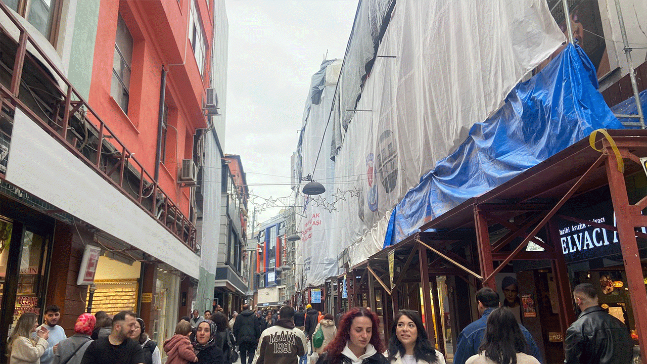 Trabzon 'un en işlek caddesinde yoğun çalışma: Adeta şantiye alanı