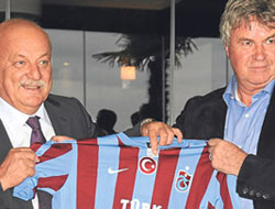 Hiddink Serkan'ı beğendi ama...