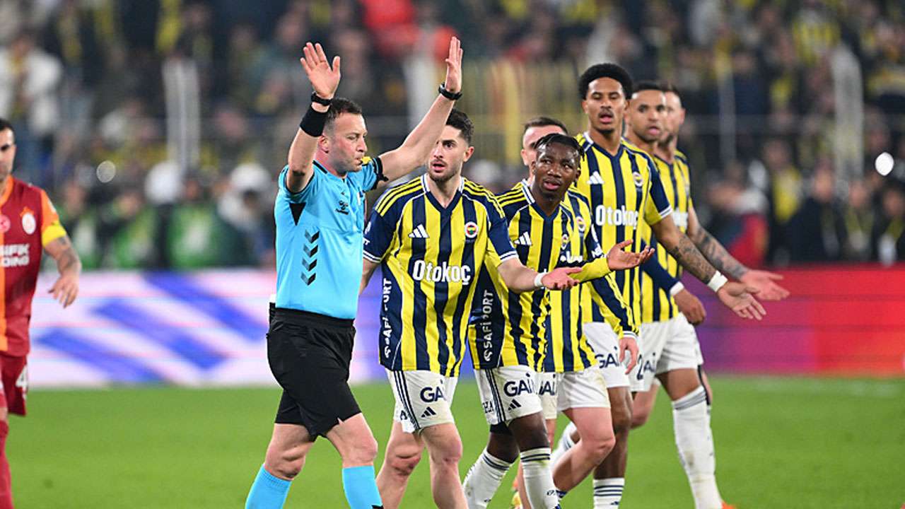 Galatasaray - Fenerbahçe maçının Trabzonlu hakemine TFF’den tam not