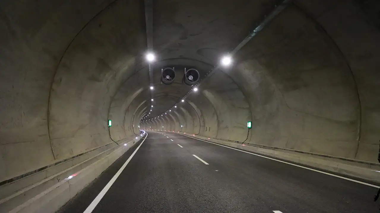 Trabzon-Rize hattında 2 tünelde çalışma: Uyarı geldi