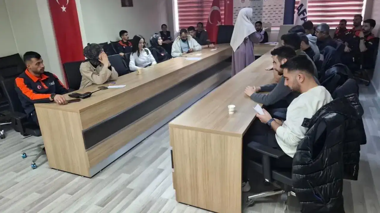Bayburt AFAD personeline psikolojik ilk yardım eğitimi verildi