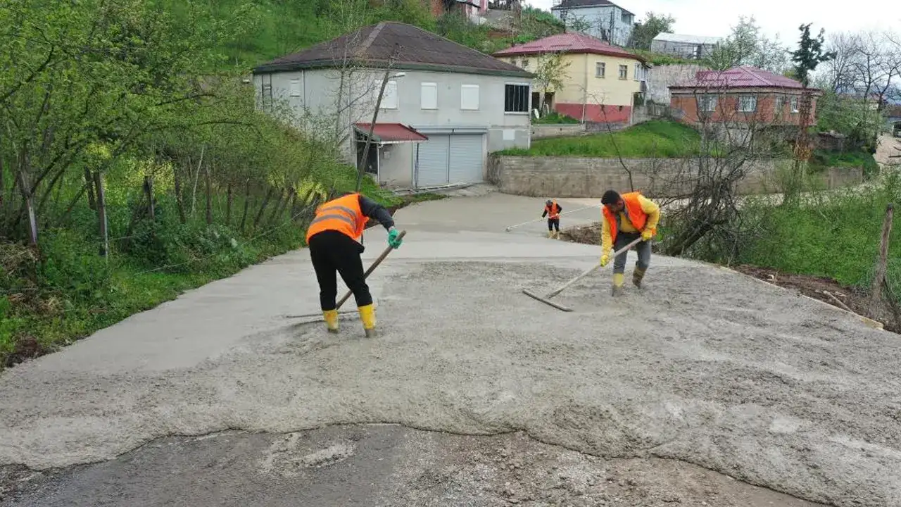 Ordu Korgan’da 1,5 kilometrelik beton yol çalışması sürüyor