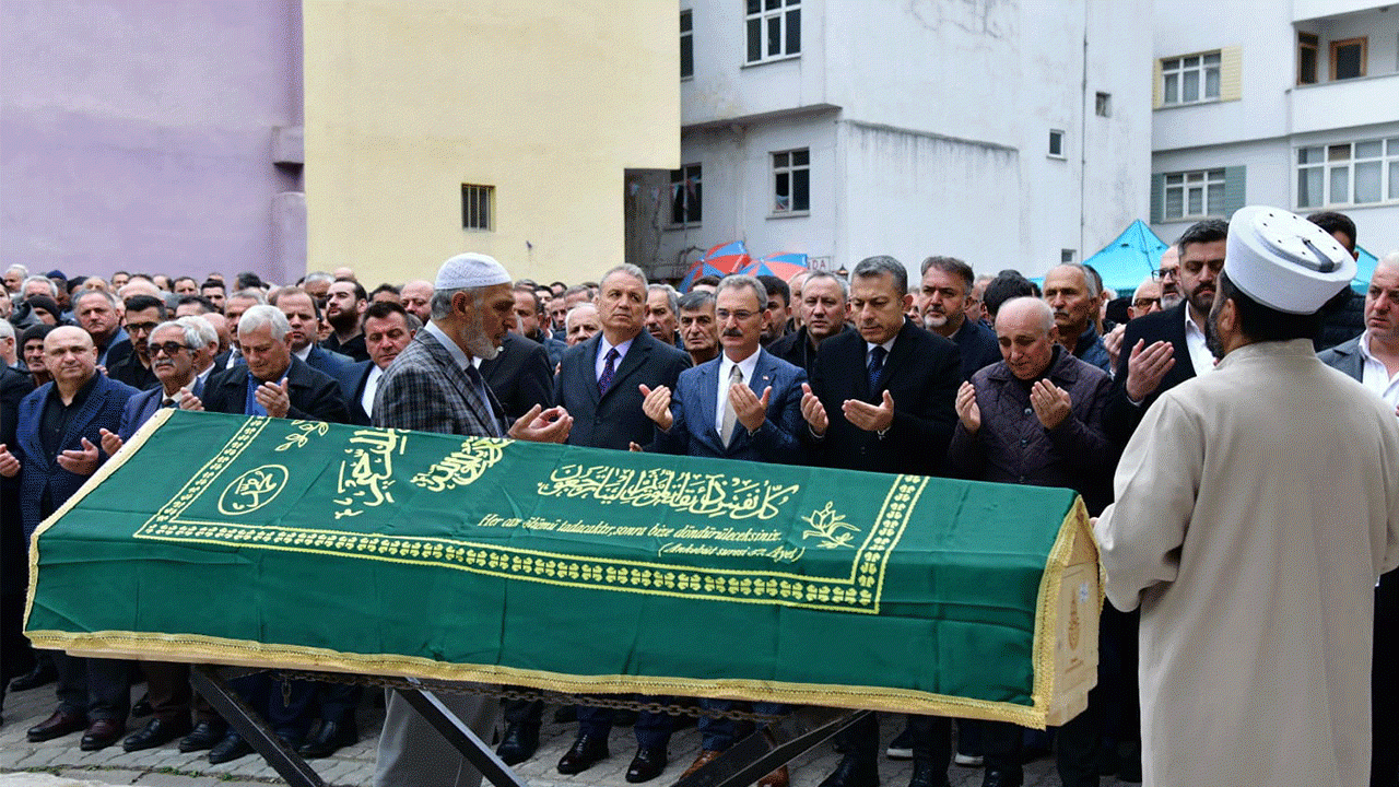 İstanbul'da hayatını kaybetmişti: Trabzon'da gözyaşlarıyla uğurlandı
