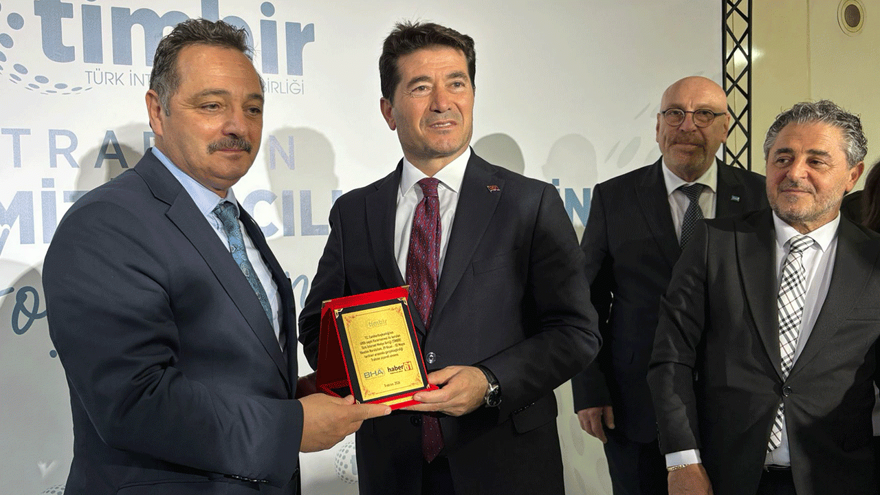 Başkan Kaya'dan TİMBİR açılışında Haber 61'e övgü dolu sözler