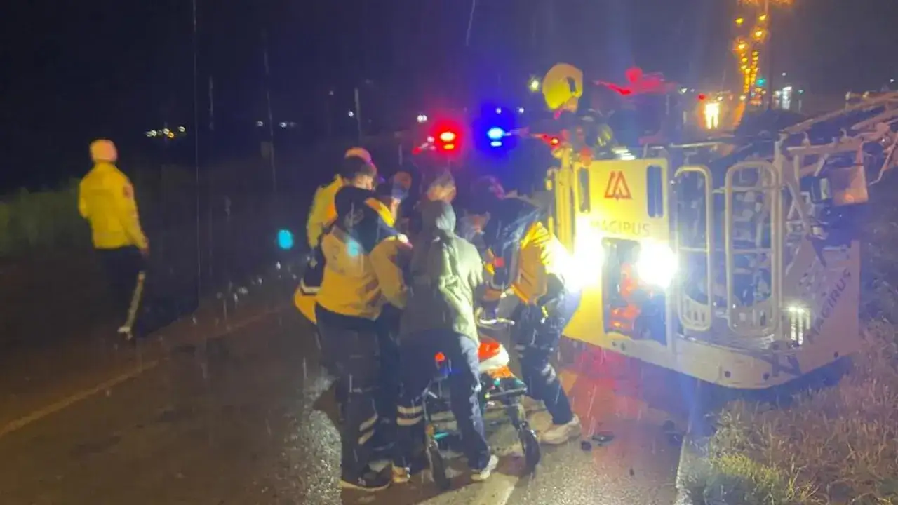 Yolcu otobüsü devrildi: 3 ölü, 26 yaralı