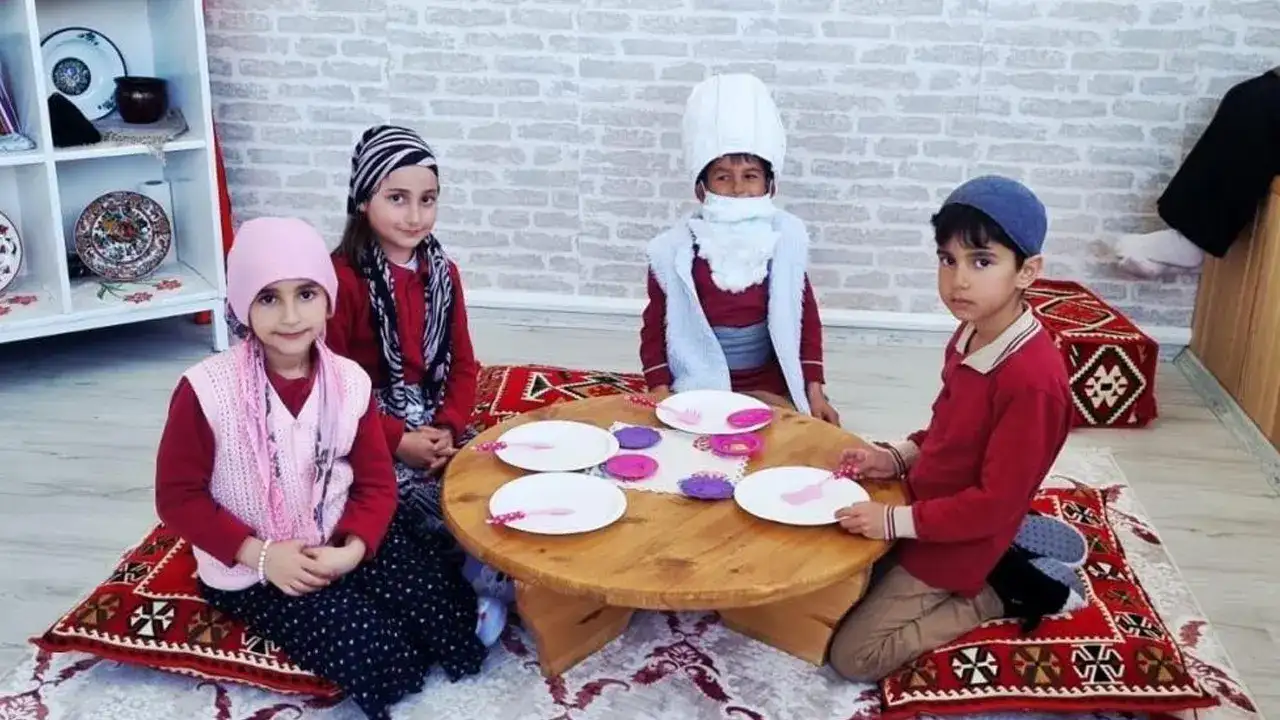 Bayburt Aydıntepe’de öğrenciler Nasreddin Hoca fıkralarını sahneledi