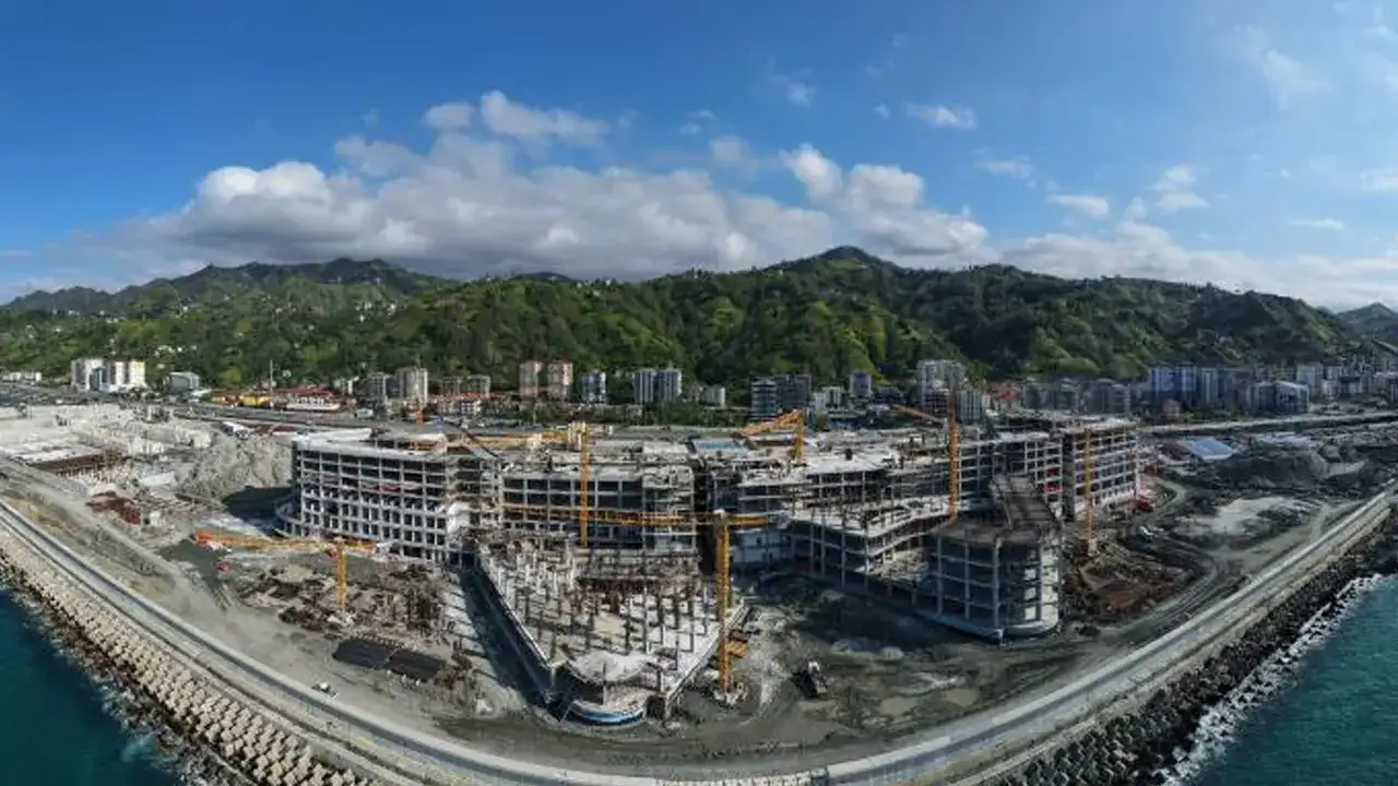 Rize Şehir Hastanesi inşaatında çalışmalar hız kesmiyor