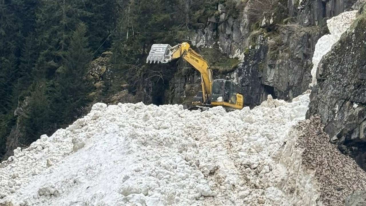 Rize’de kar temizleme çalışmaları devam ediyor