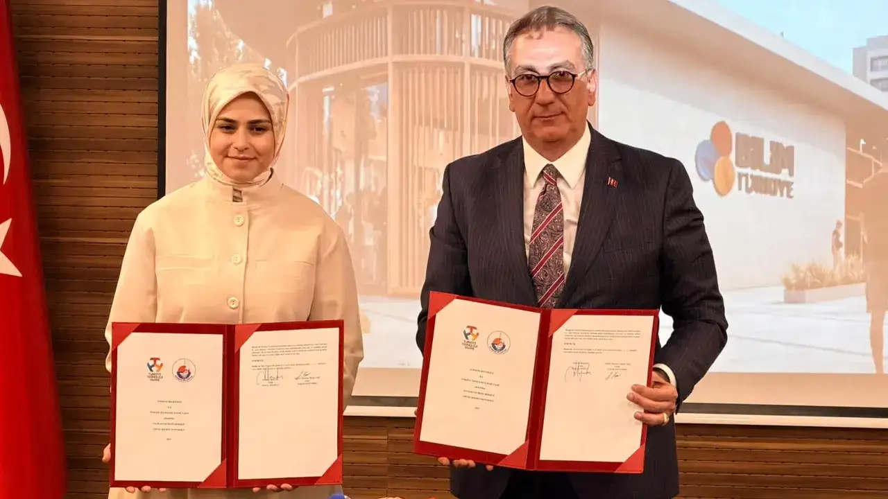 Sürmene’de Bayraktar Bilim Merkezi için imzalar atıldı