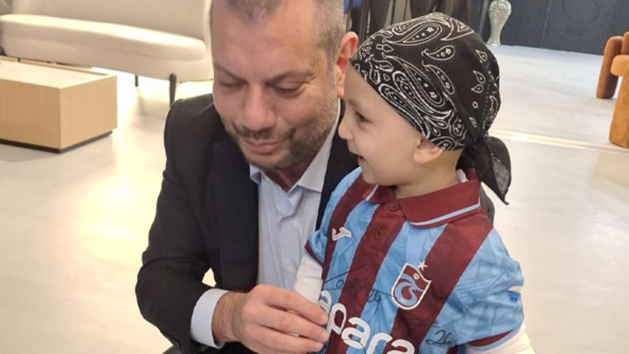 Trabzon’da kanseri yenen Batu’nun hayali gerçek oldu! Trabzonspor maçına gitti