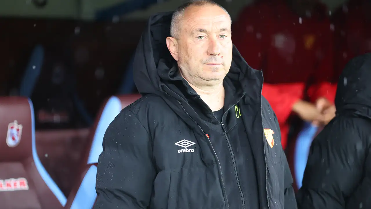 Göztepe Teknik Direktörü Stoilov:”Trabzon deplasmanında goller kaçırırsanız sıkıntı yaşarsınız”