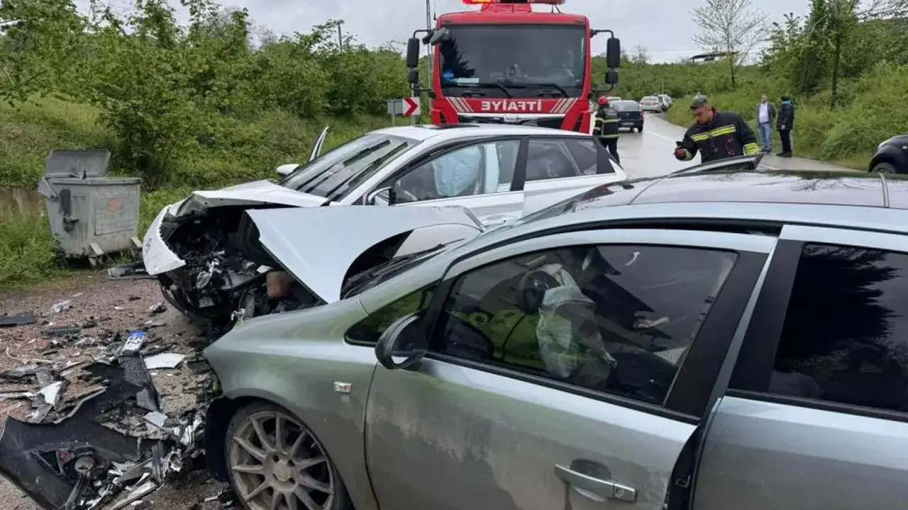 Ordu’da iki otomobil çarpıştı: 3 kişi yaralandı