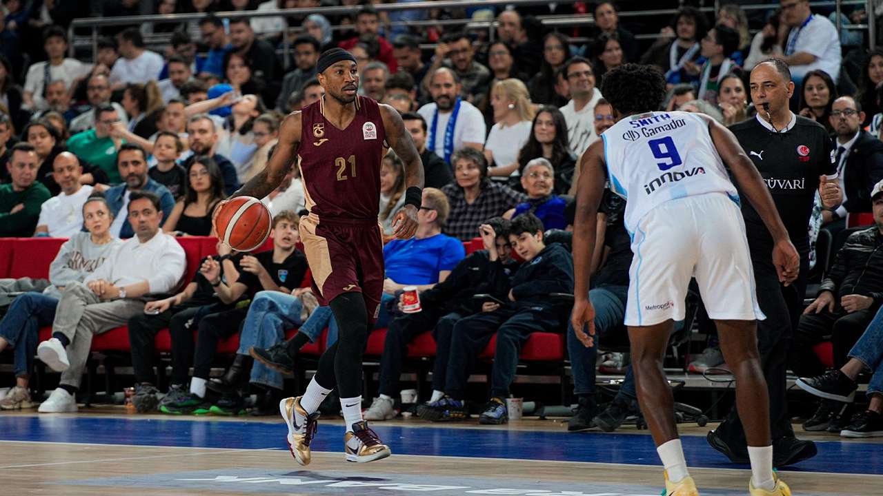 Trabzonspor Başantrenörü Selçuk Ernak maçı değerlendirdi: "Yüksek seviyede savaşımızı sürdüreceğiz"