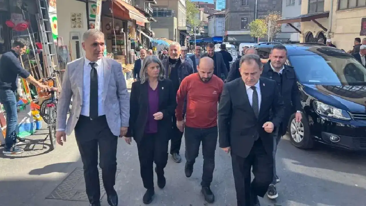 CHP Trabzon’da sahaya iniyor! Esnaf ve vatandaşla birebir temaslar başlıyor