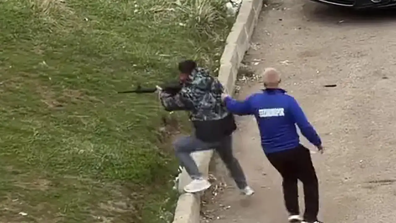 Sosyal medya tartışması silahlı saldırıya dönüştü
