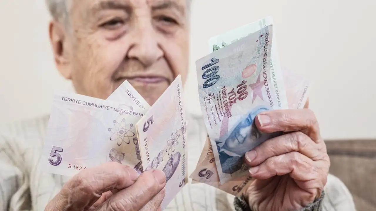 Emekli zammı son dakika… 4 aylık enflasyon belli oldu: 20.000 lira alanlar yüzde kaç zam alacak?