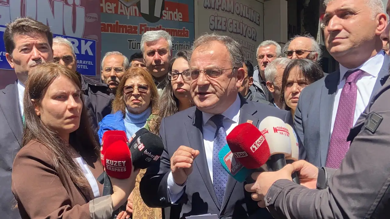 Mustafa Bak açıkladı: “Ahmet Kaya engellemelere rağmen çalışıyor”