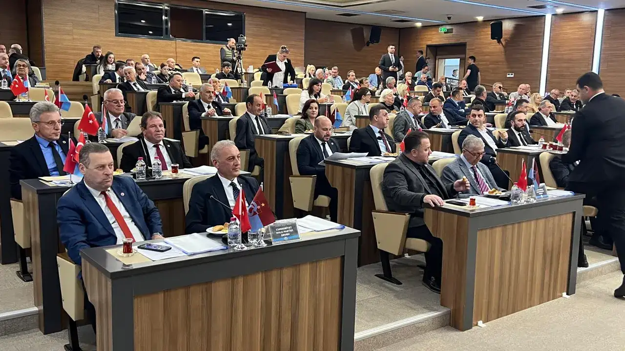Ortahisar Meclisi’nde gerginlik devam etti: “Ahlaksızlığın partisi olmaz”