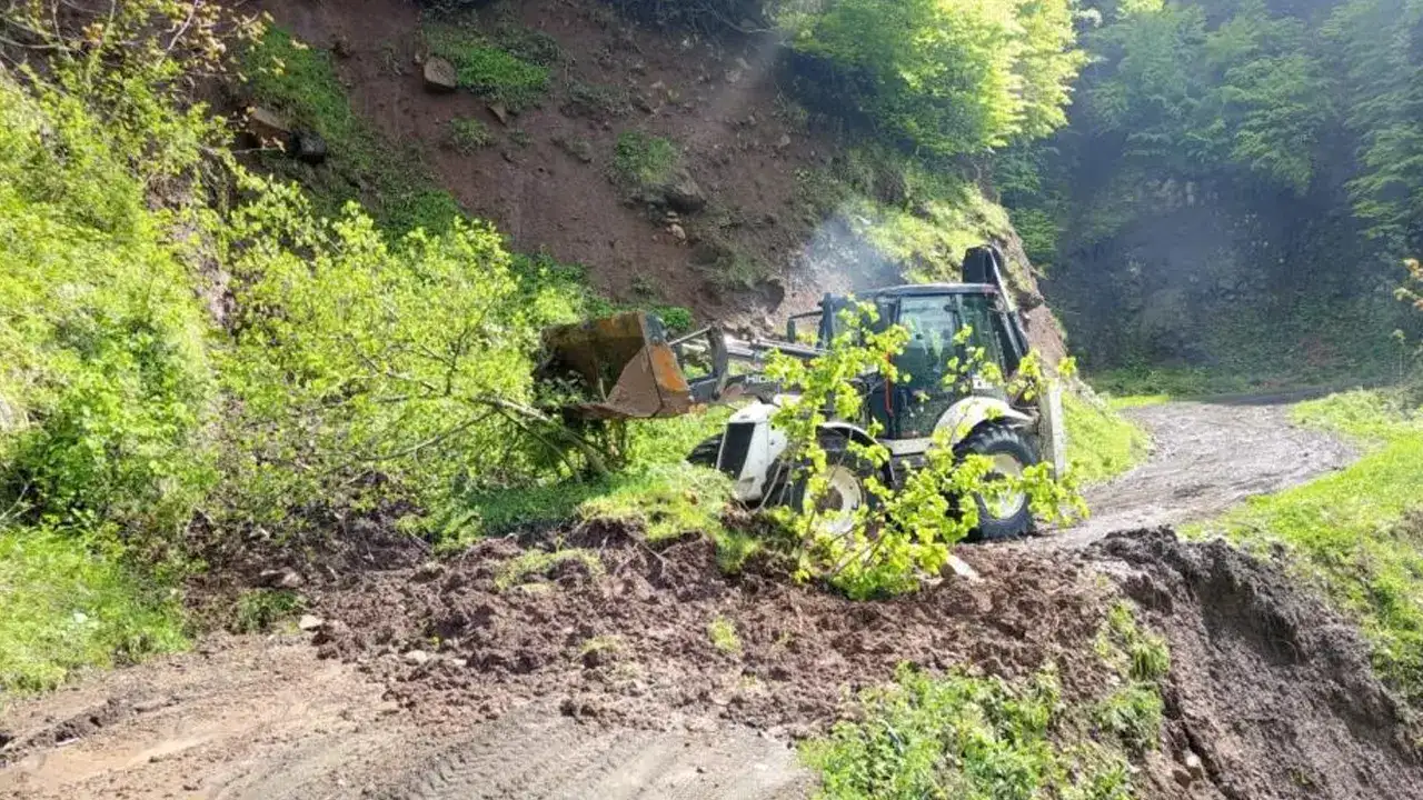 Ordu’da 120 heyelan: Yollar kapandı, ekipler sahada