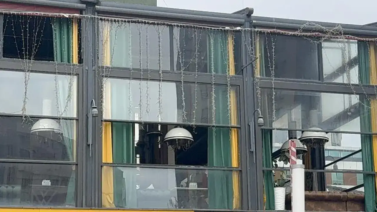 17 yaşındaki saldırgan işyerini kurşunladı, üzerinden el bombası çıktı