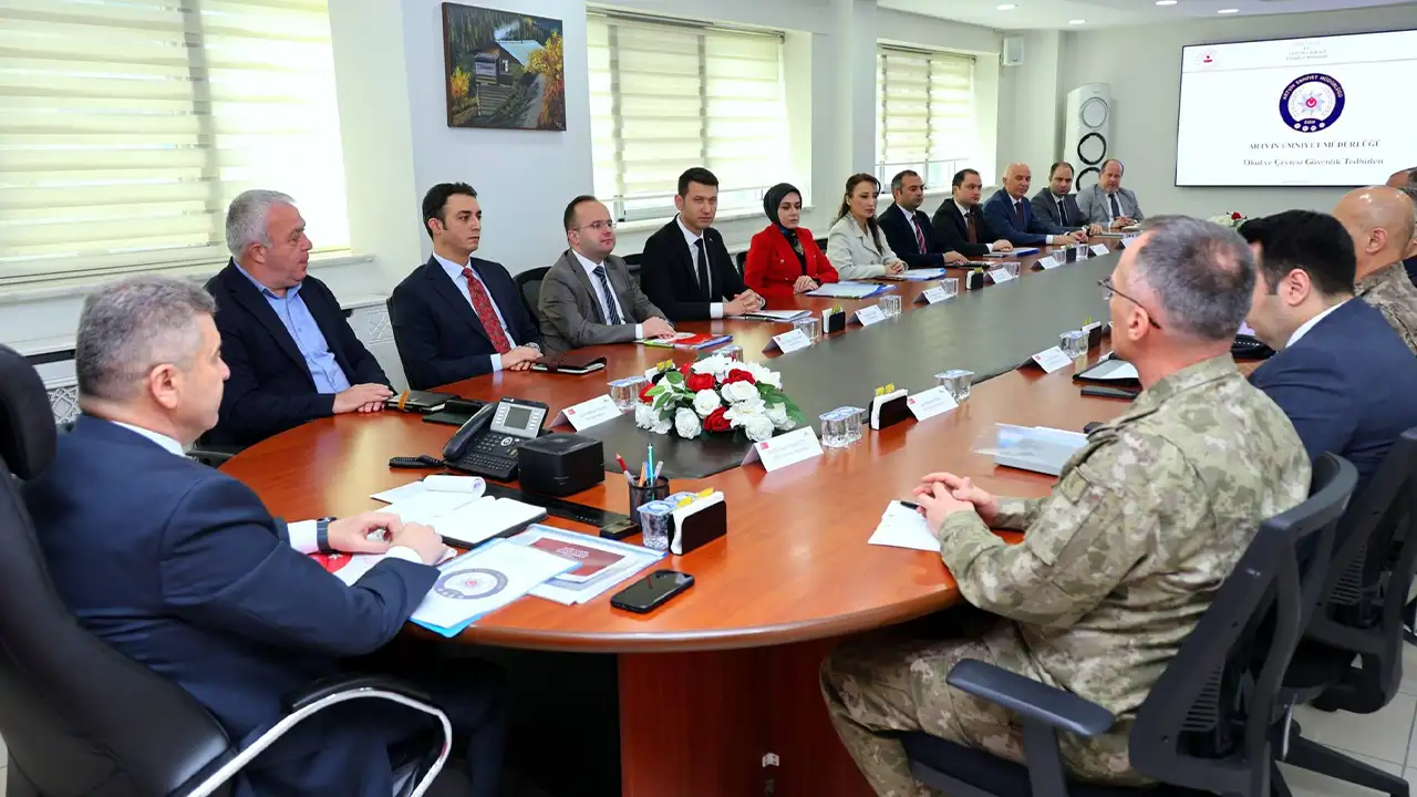 Artvin’de okulların güvenliği için toplantı düzenlendi