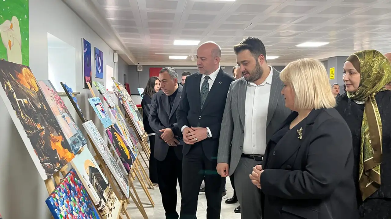 Espiye’de öğrencilerin hazırladığı sanat sergisi açıldı