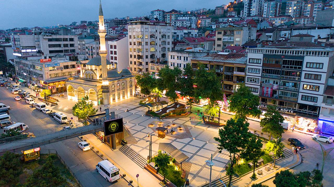Akçaabat meclisinde şok eden iddia! Belediyenin kiracıları dükkanları başkalarına mı kiralıyor?