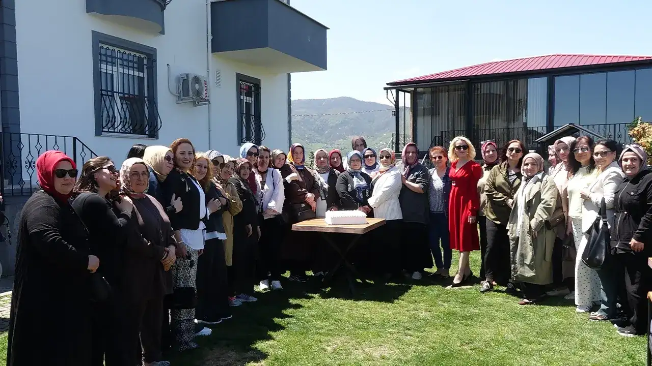 Trabzon’da özel çocuk annelerine moral etkinliği! “Mutlu anne, mutlu çocuk” diyerek yola çıktılar