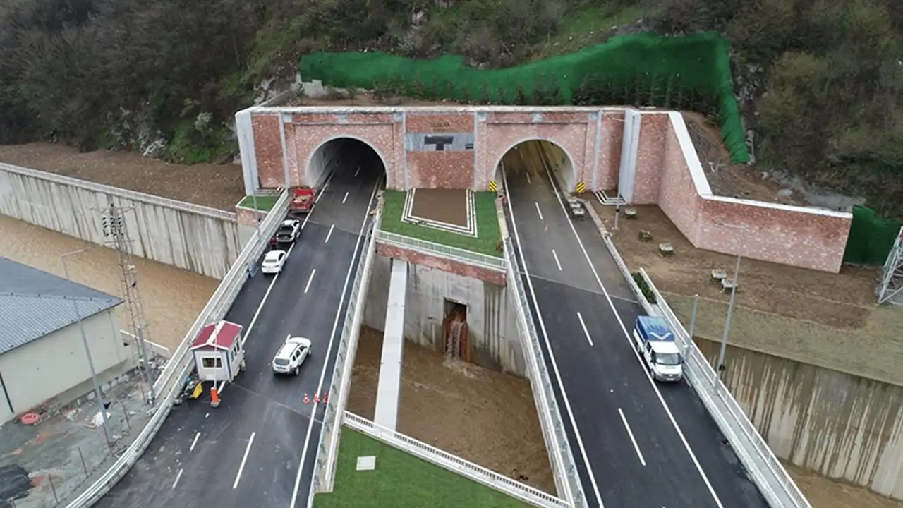 Trabzon’da Zigana Tüneli için sürücüler uyarı geldi