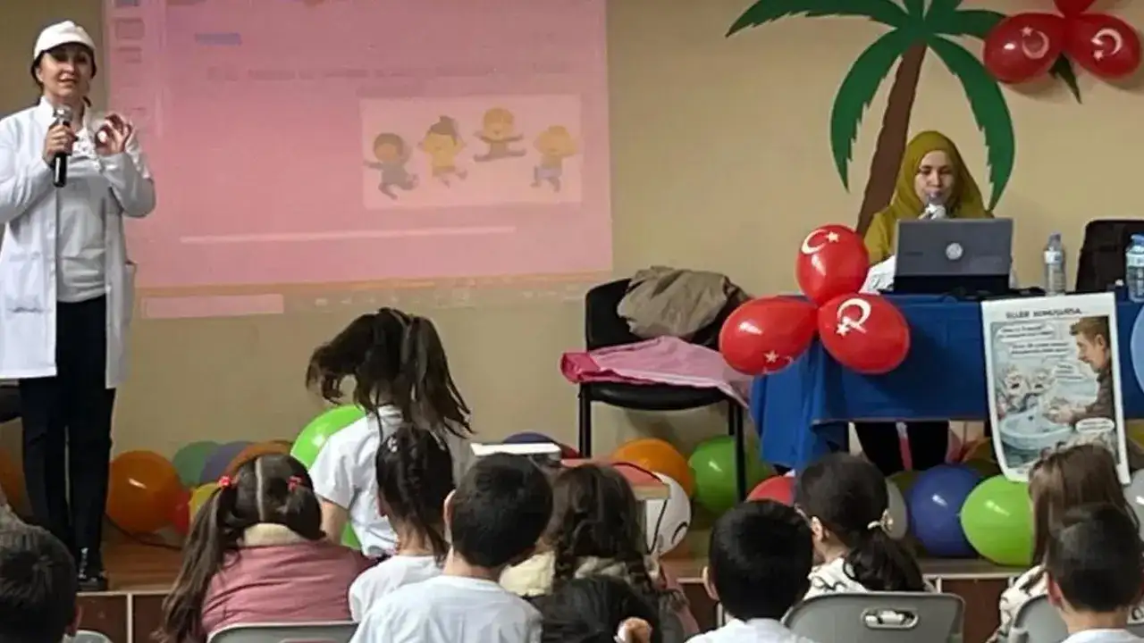 Bayburt’ta öğrencilere “Temiz El Hayat Kurtarır” eğitimi
