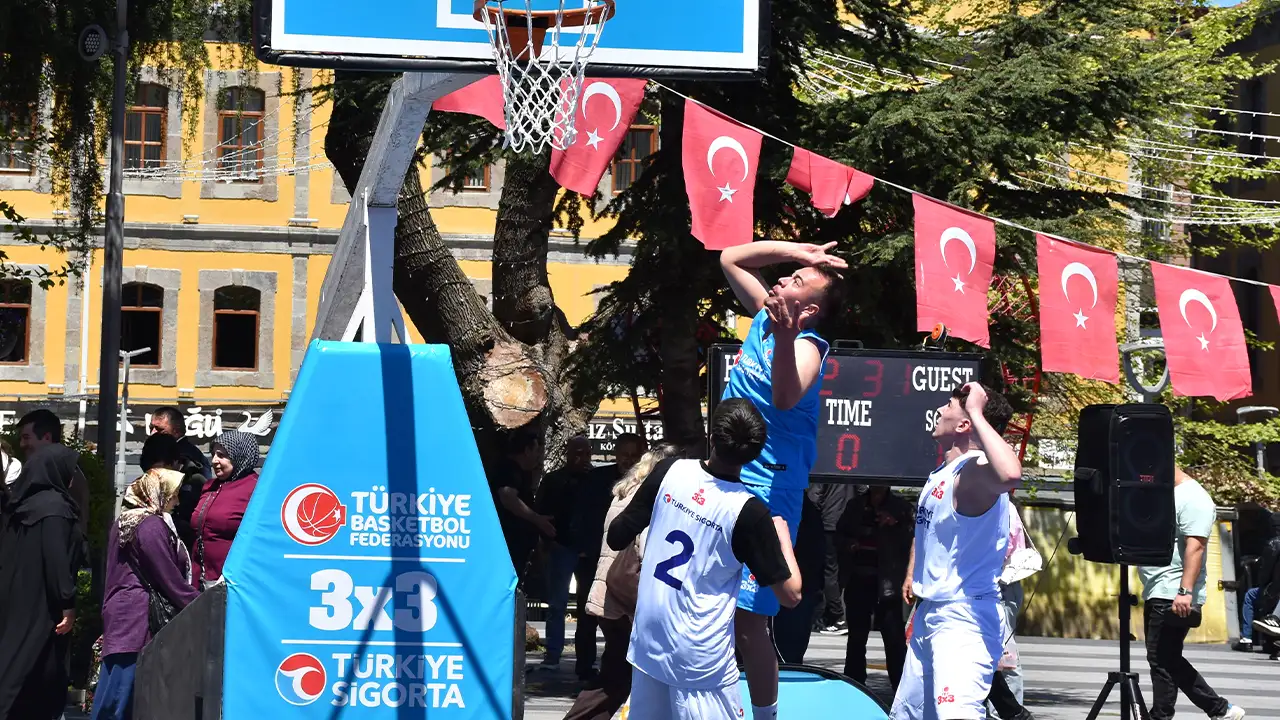 Trabzon’da dev basketbol heyecanı! 24 takım parkede buluştu