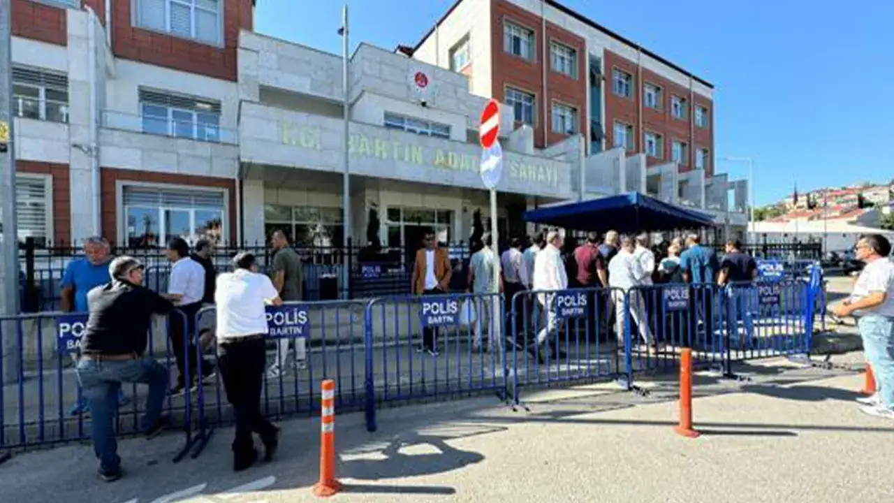 13 yaşındaki kız çocuğuna 'cinsel istismar' soruşturmasında 33 tutuklama