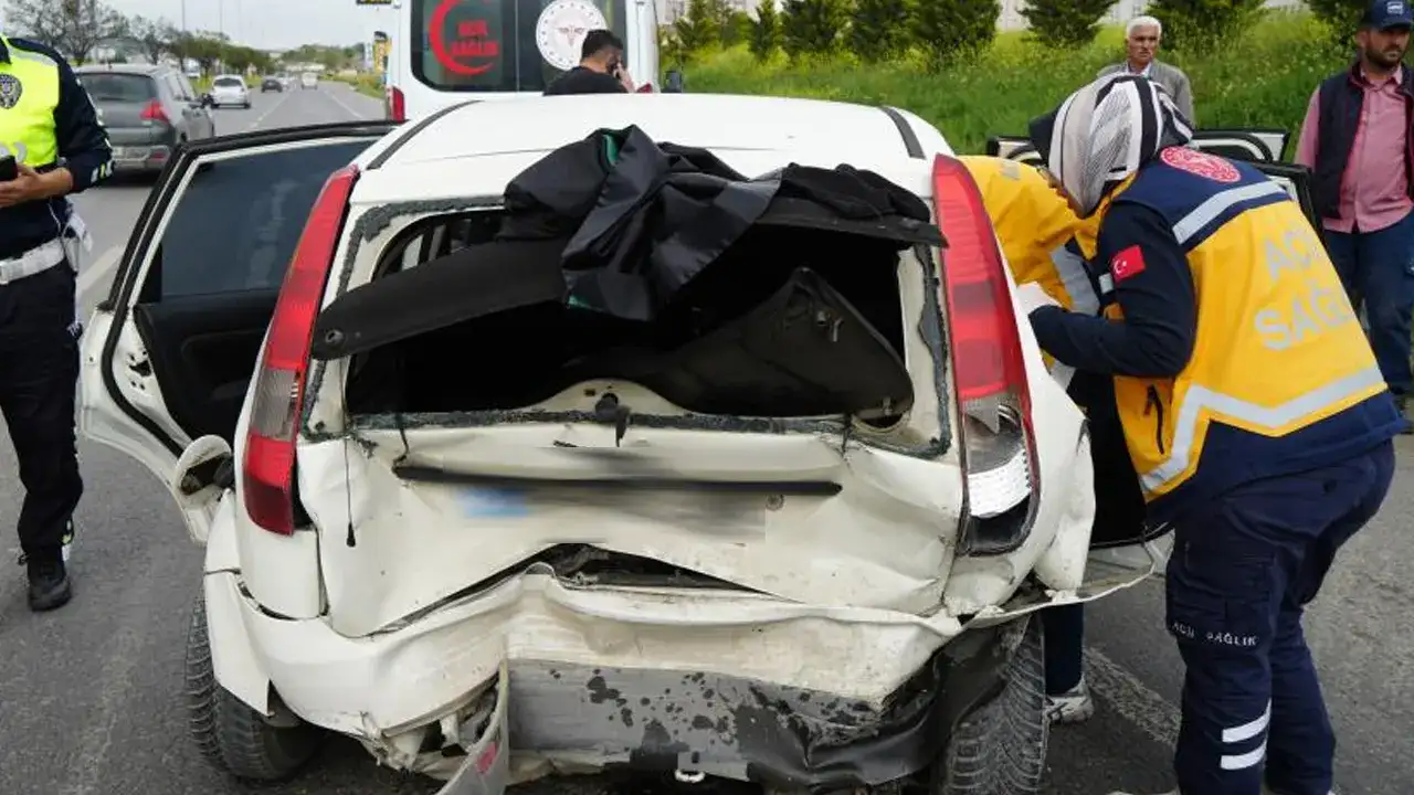 İki otomobil çarpıştı: 7 yaralı