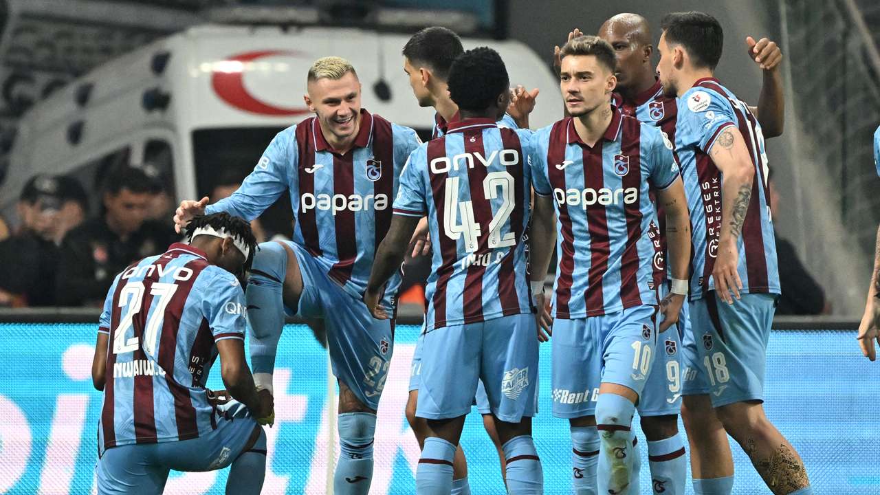 Performansındaki düşüş nedeniyle 'ayrılacak' deniyordu. Dün sahanın yıldızı oldu!