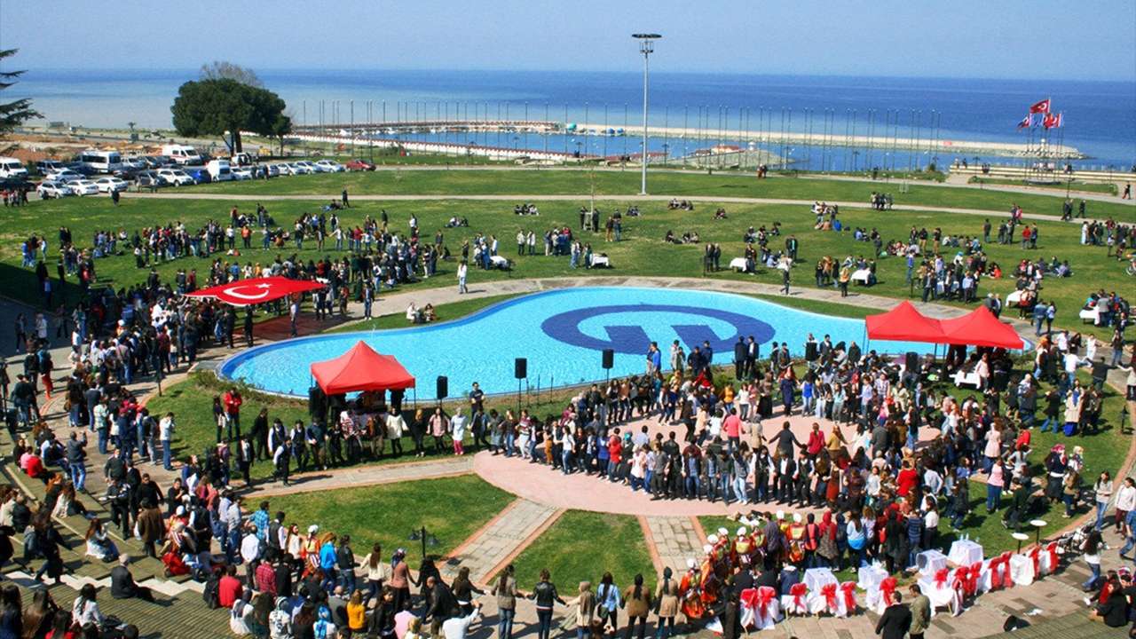KTÜ’den tartışılan tebrik paylaşımları hakkında açıklama: "Trabzon’un değerlerini gölgelemeyiz"