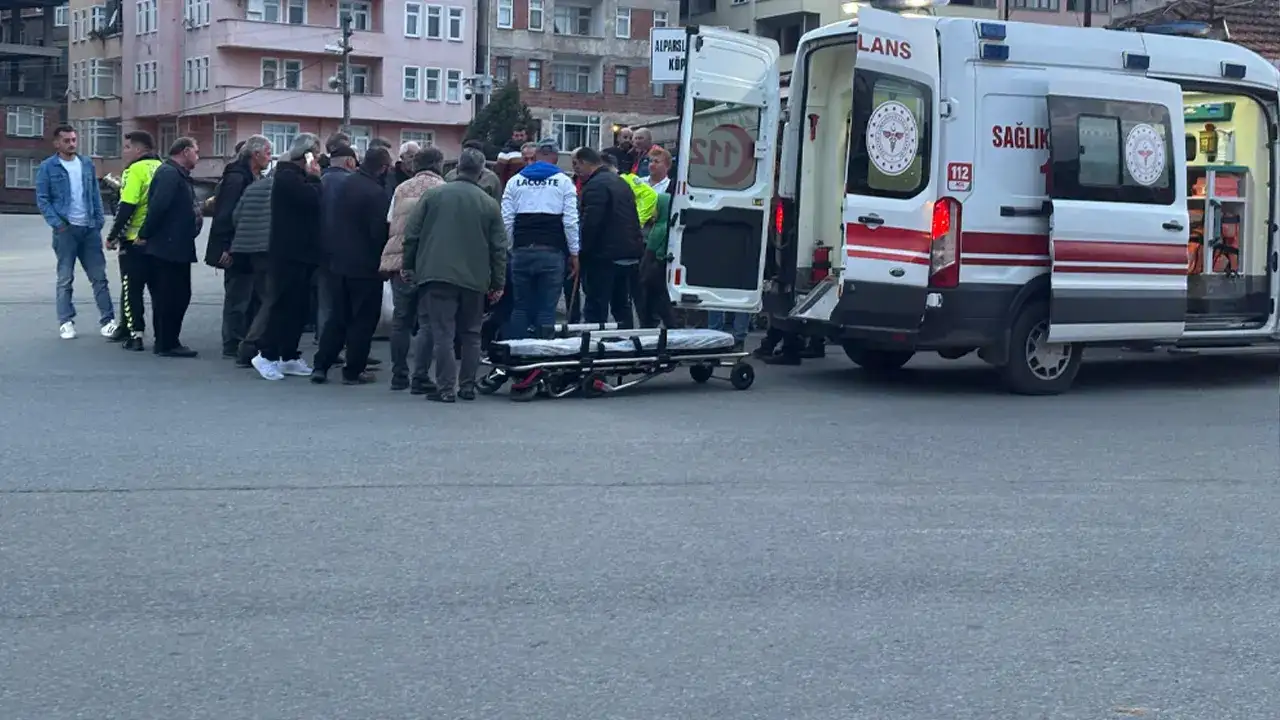 Sürmene’de korkutan kaza! Motosiklet ile otomobil çarpıştı