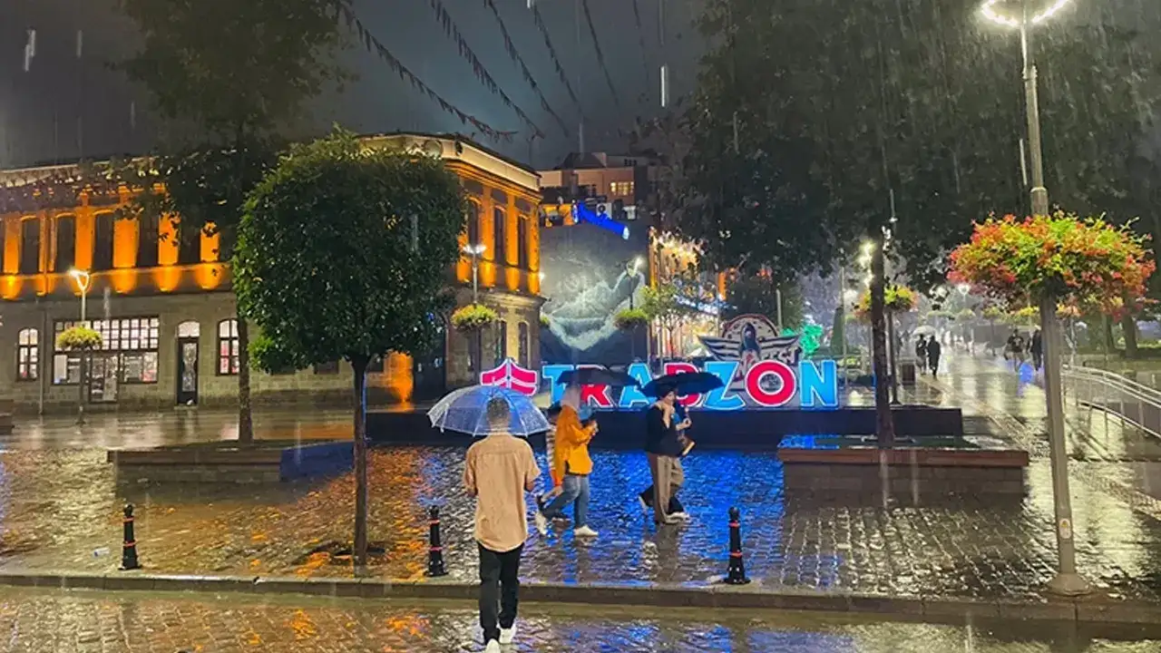 Trabzon’da bugün hava nasıl olacak? Sağanak uyarısı geldi