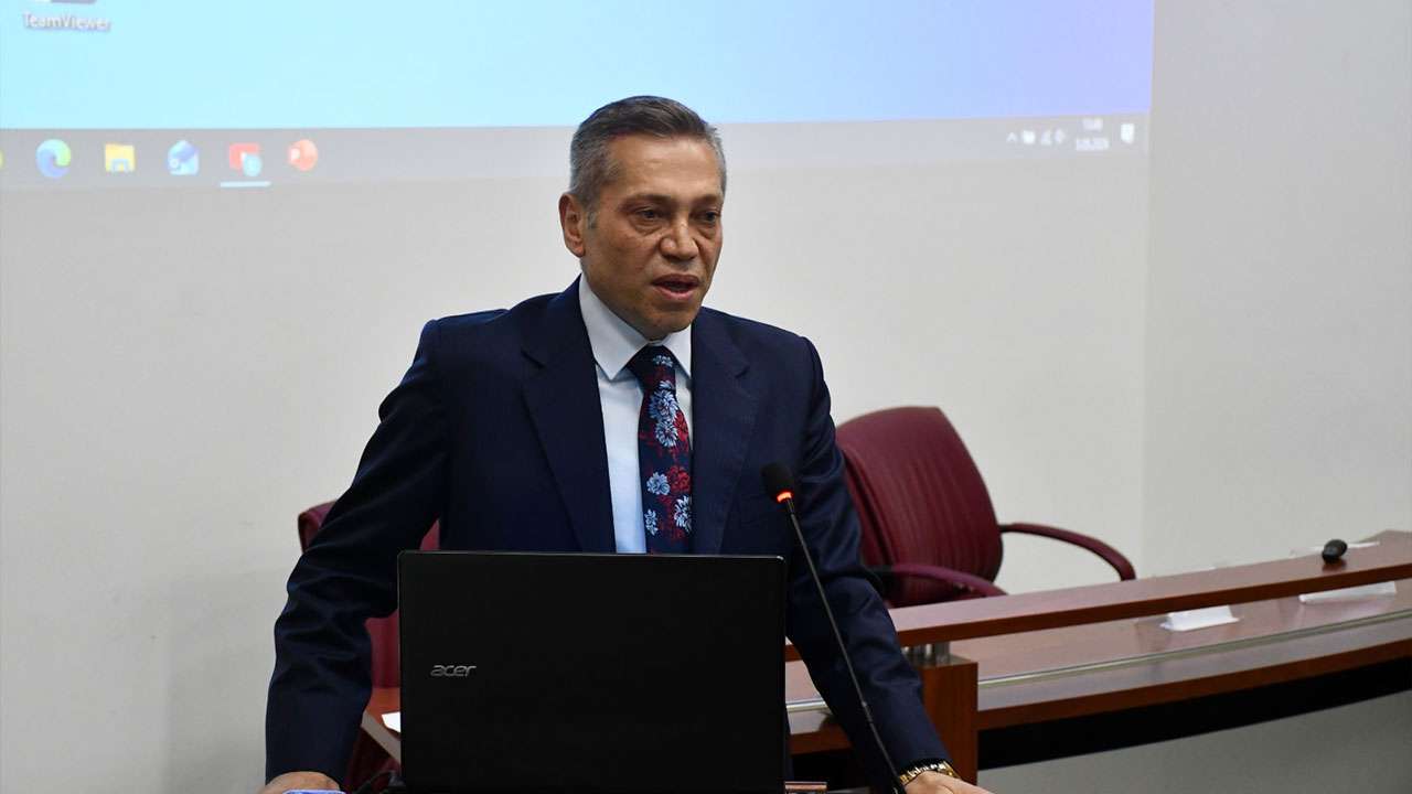 KTÜ’de ebelik ve doğum politikaları masaya yatırıldı