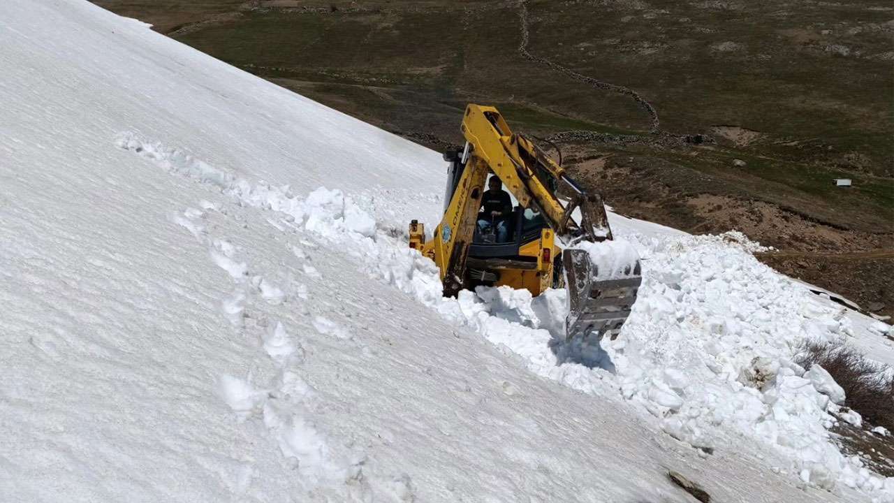 Giresun’da mayıs ayında kar mücadelesi